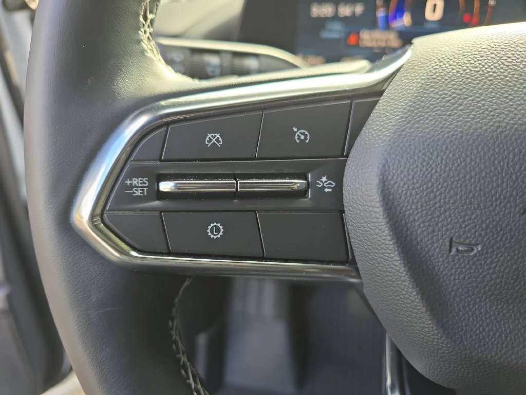 Used 2025 Chevrolet Traverse LT w/ LPO, Floor Liner Package AWD/4WD image 18