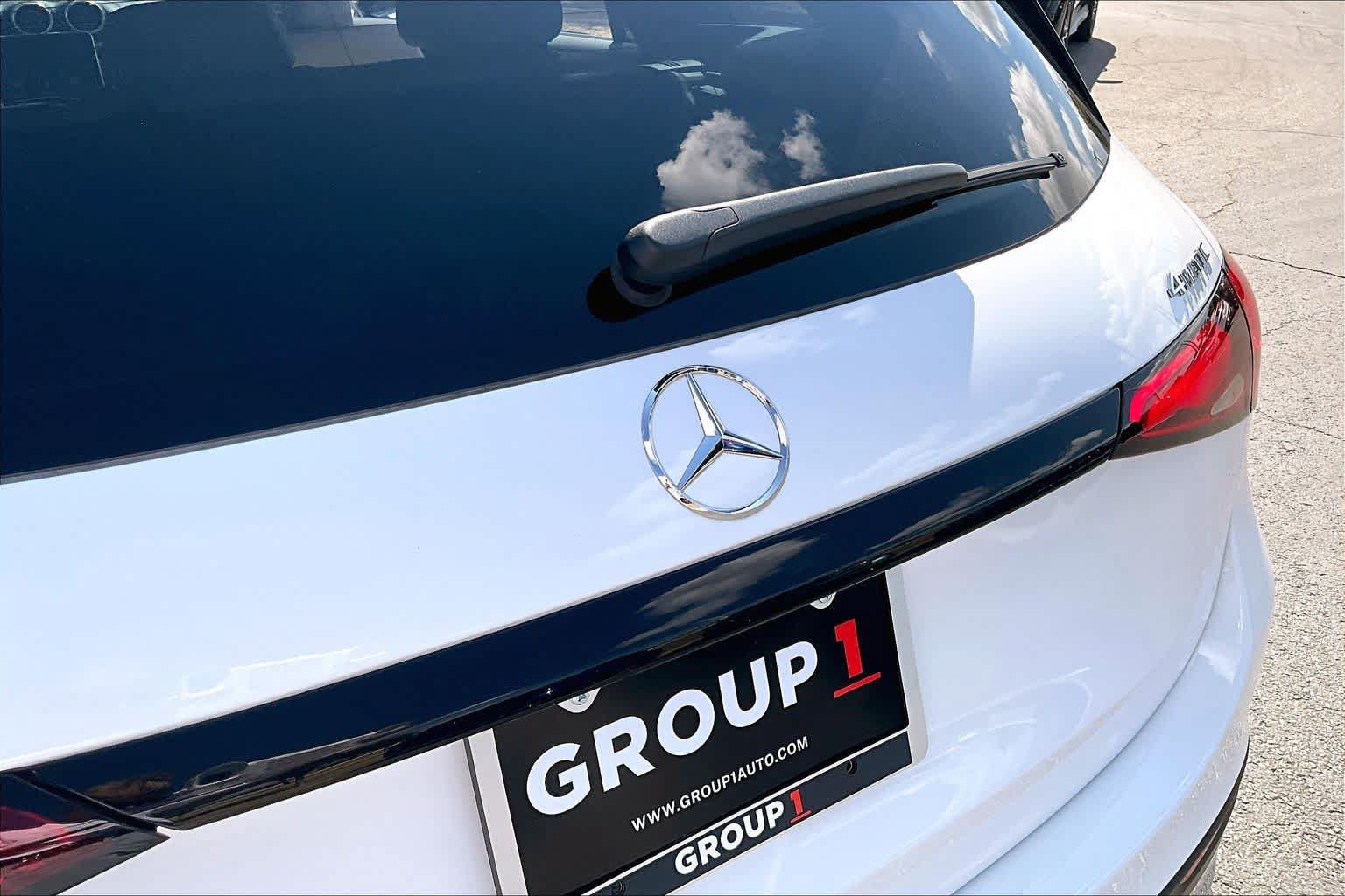 Used 2025 Mercedes-Benz GLC 300 4MATIC image 31