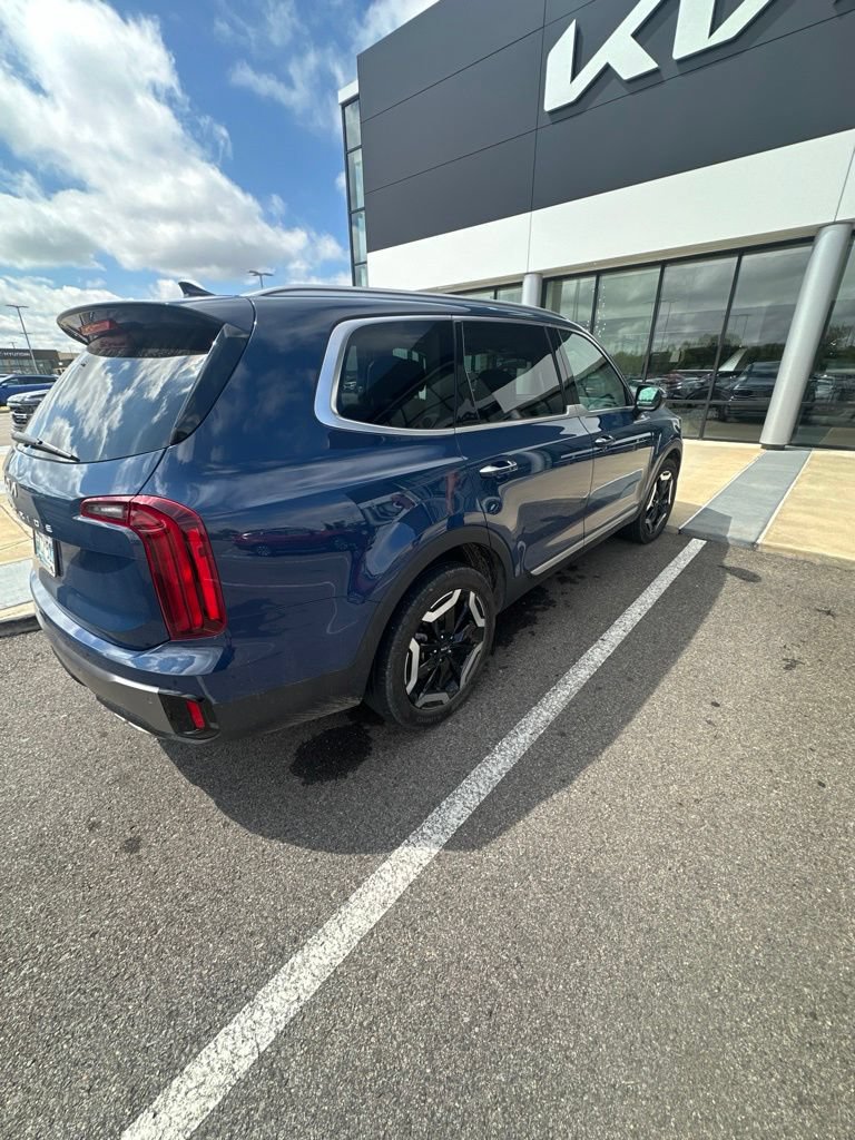 Certified 2025 Kia Telluride S FWD image 5