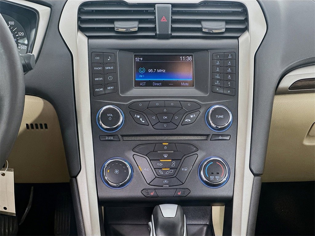 Used 2015 Ford Fusion SE w/ Equipment Group 202A image 13