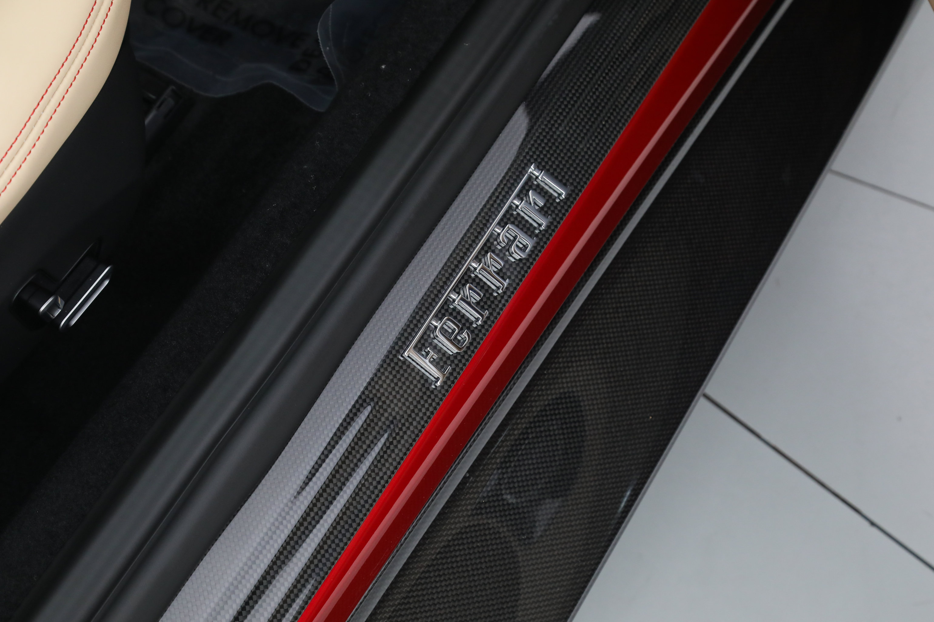 Certified 2025 Ferrari Roma Spider RWD image 28