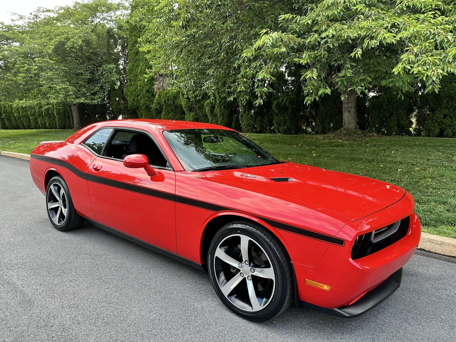 Used 2014 Dodge Challenger R/T w/ Electronics Convenience Group RWD image 34