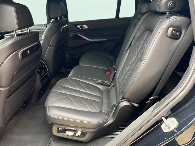 Used 2023 BMW X7 xDrive40i w/ Executive Package image 15