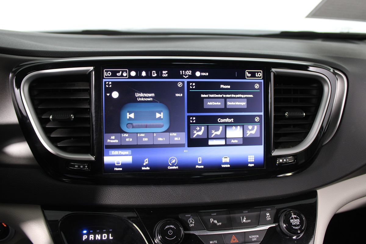 Used 2024 Chrysler Pacifica Touring-L FWD image 20