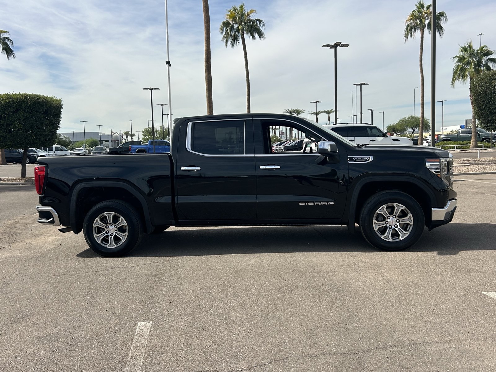 Certified 2025 GMC Sierra 1500 SLT RWD image 6
