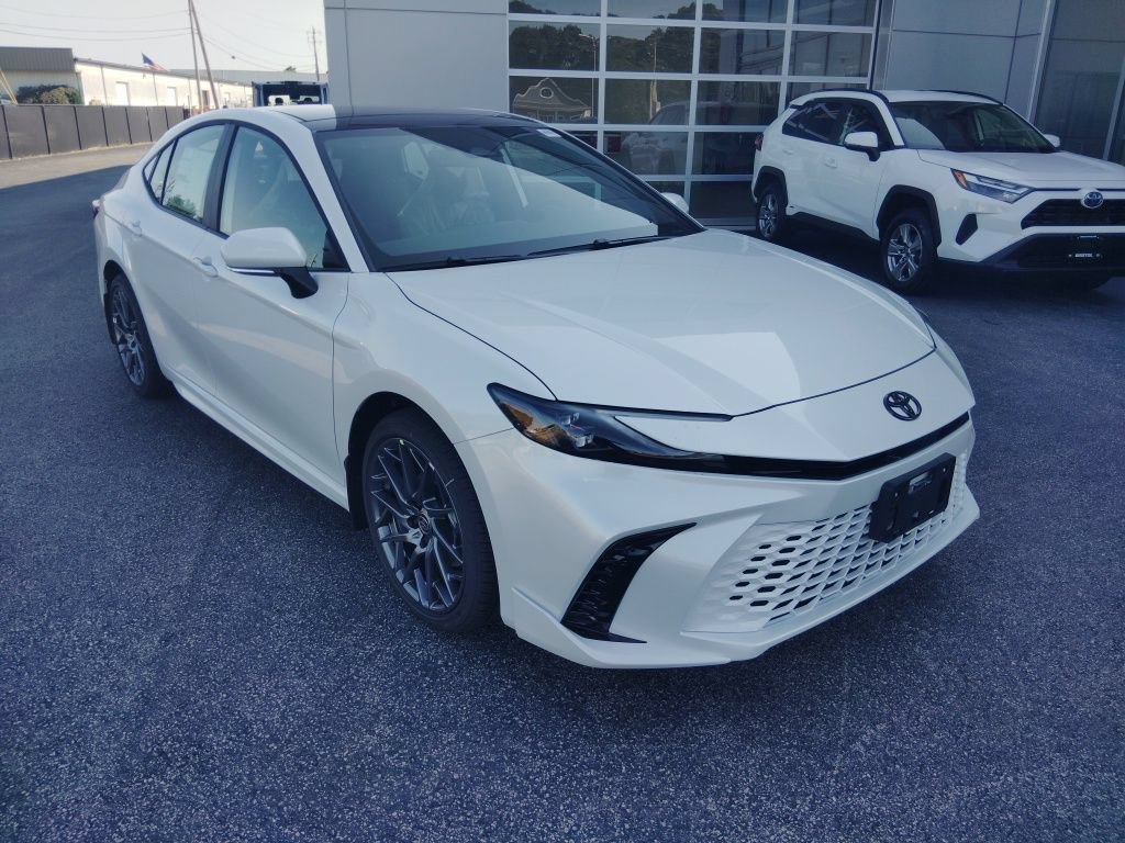 New 2026 Toyota Camry Hybrid AWD/4WD image 1