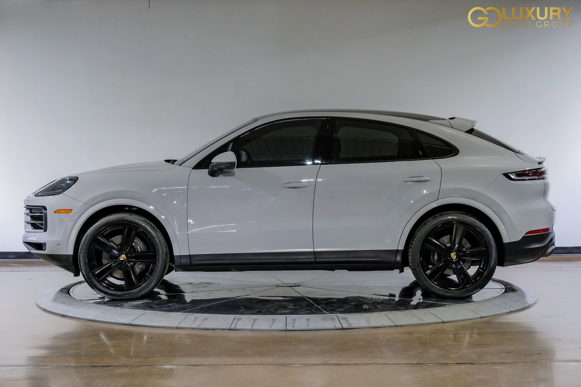 Used 2024 Porsche Cayenne Coupe image 13