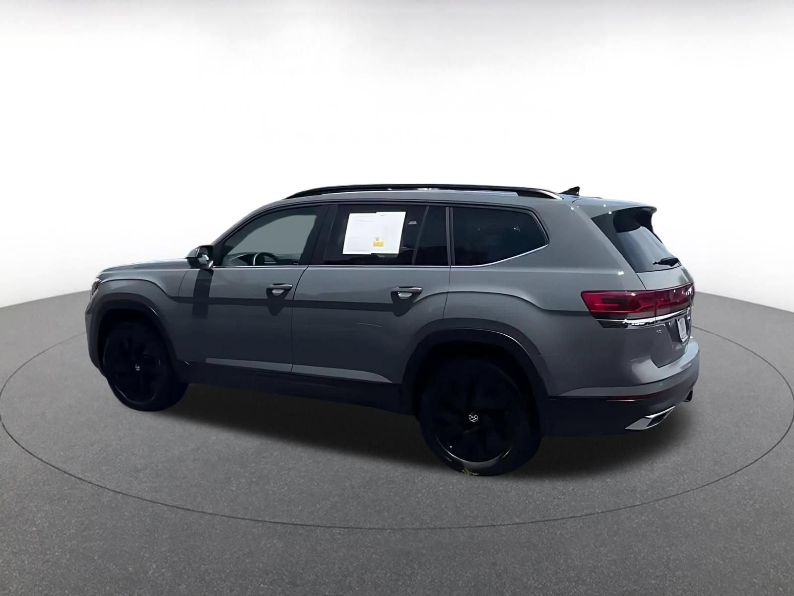 Used 2026 Volkswagen Atlas SE FWD image 10