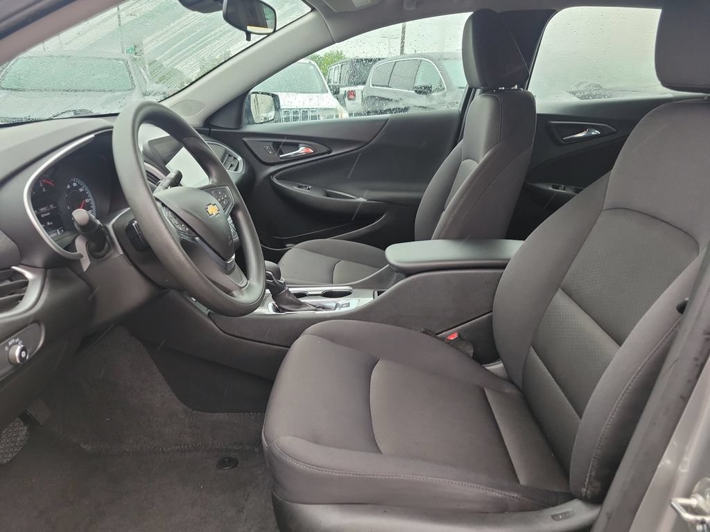 Used 2025 Chevrolet Malibu LT FWD image 14