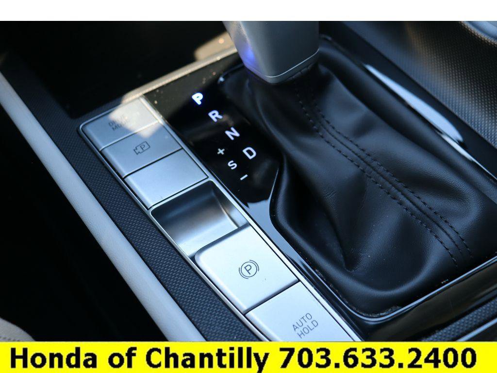 Used 2023 Hyundai Elantra Limited w/ Cargo Package image 18