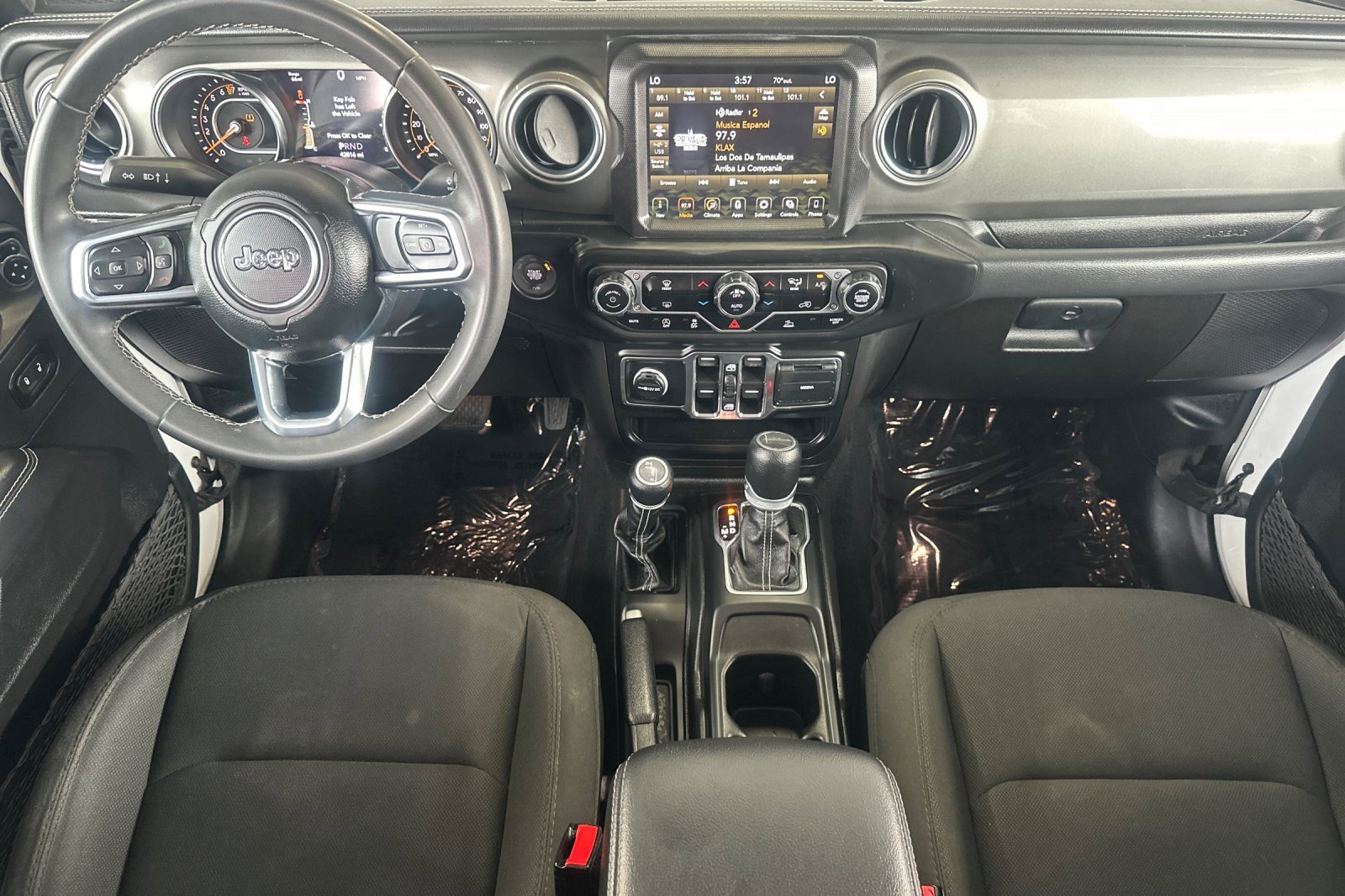 Used 2023 Jeep Gladiator Overland image 12