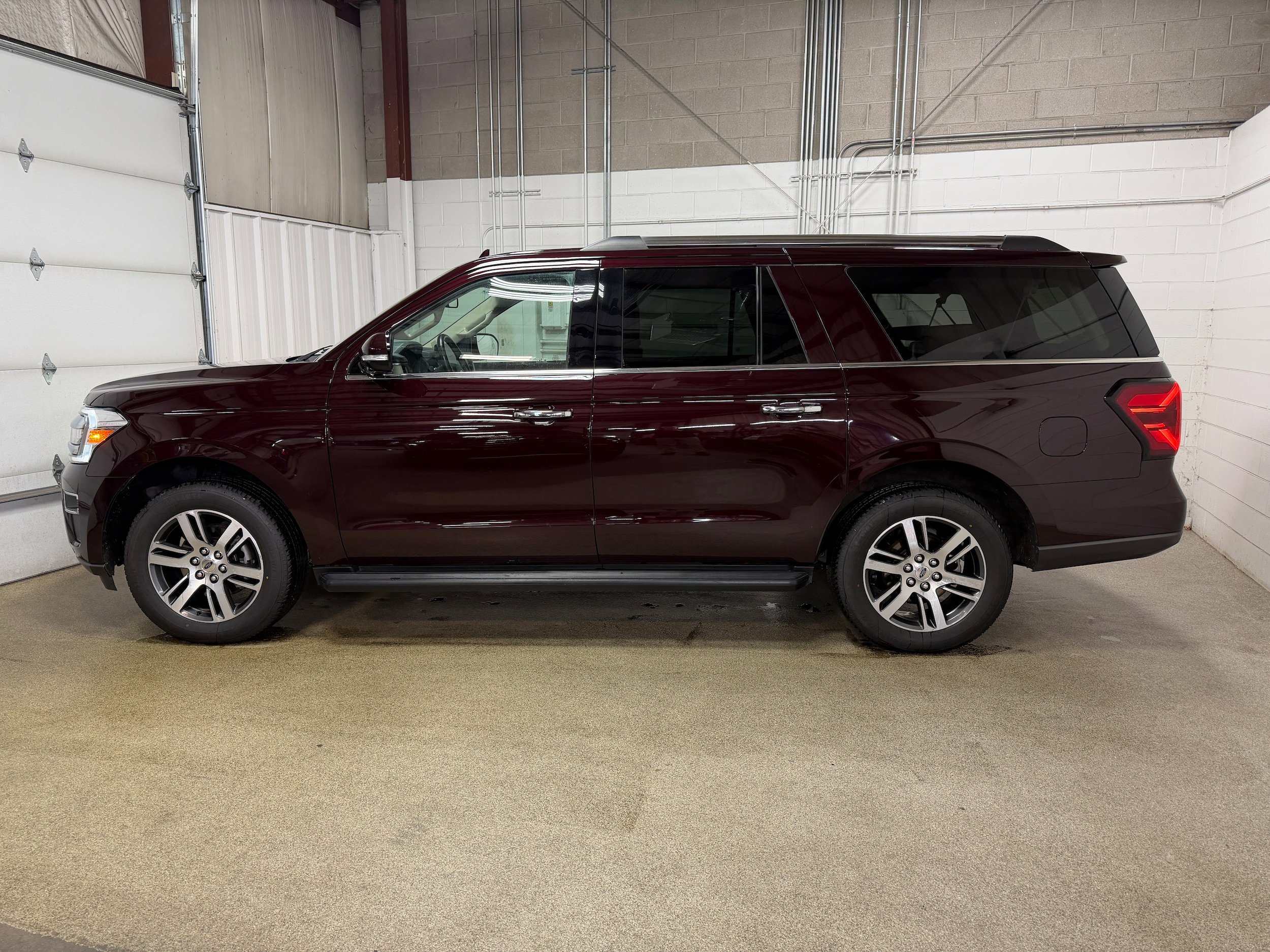 Certified 2024 Ford Expedition Max Limited image 5