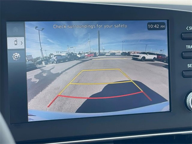 Certified 2025 Hyundai Elantra Sport image 32