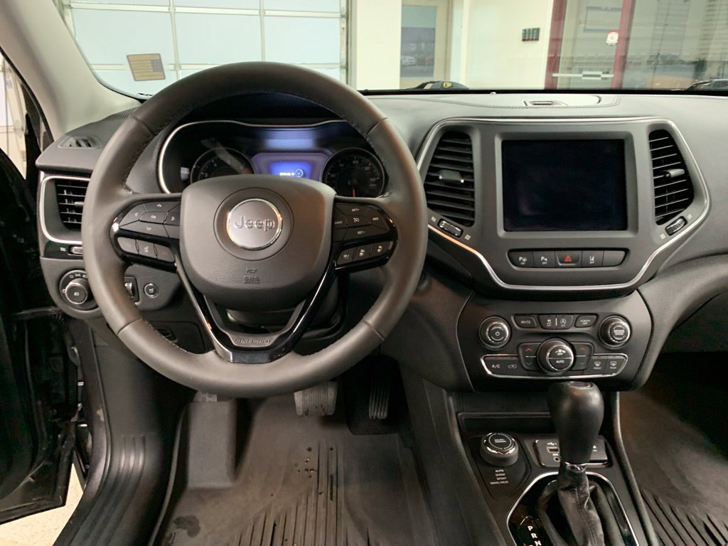 Certified 2023 Jeep Cherokee Altitude Lux w/ Lux Elite Package AWD/4WD image 15