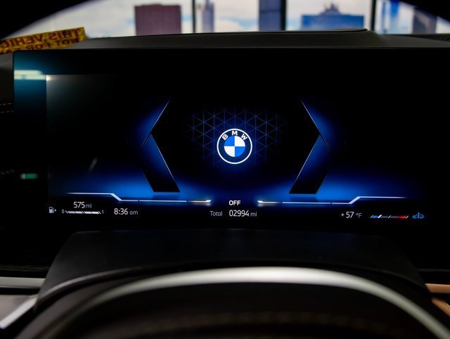 Certified 2025 BMW X7 xDrive40i w/ Executive Package image 17