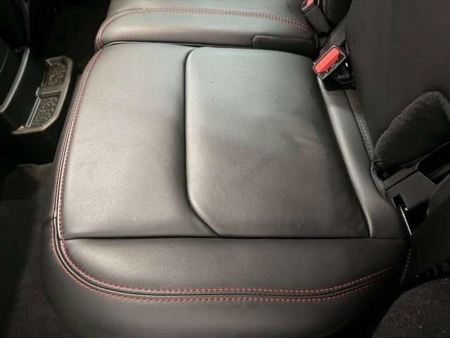 Used 2025 Jeep Wrangler Unlimited Rubicon w/ Convenience Group AWD/4WD image 18