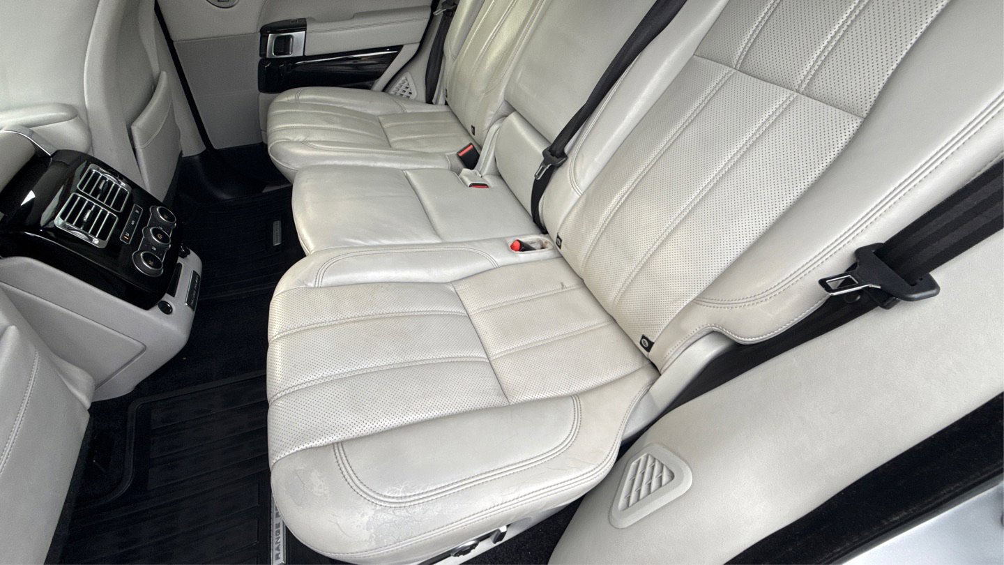 Used 2016 Land Rover Range Rover HSE image 17
