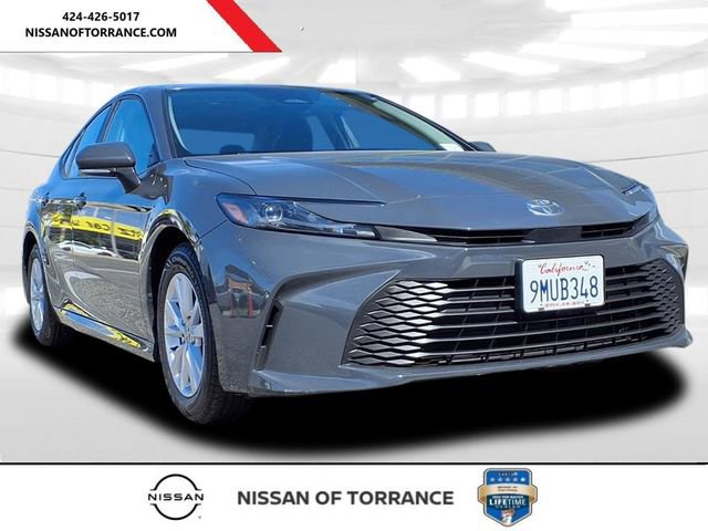 Used 2025 Toyota Camry LE FWD image 1