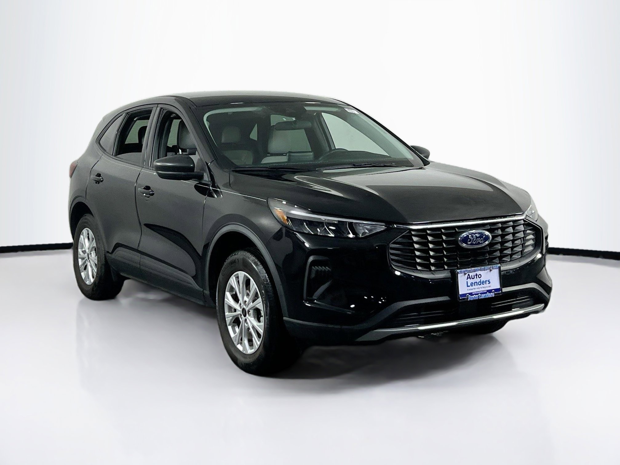 Used 2025 Ford Escape Active w/ Cold Weather Package AWD/4WD image 3