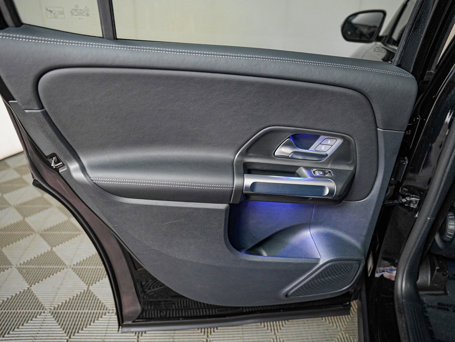 Certified 2022 Mercedes-Benz GLB 250 w/ Premium Package Lite image 25