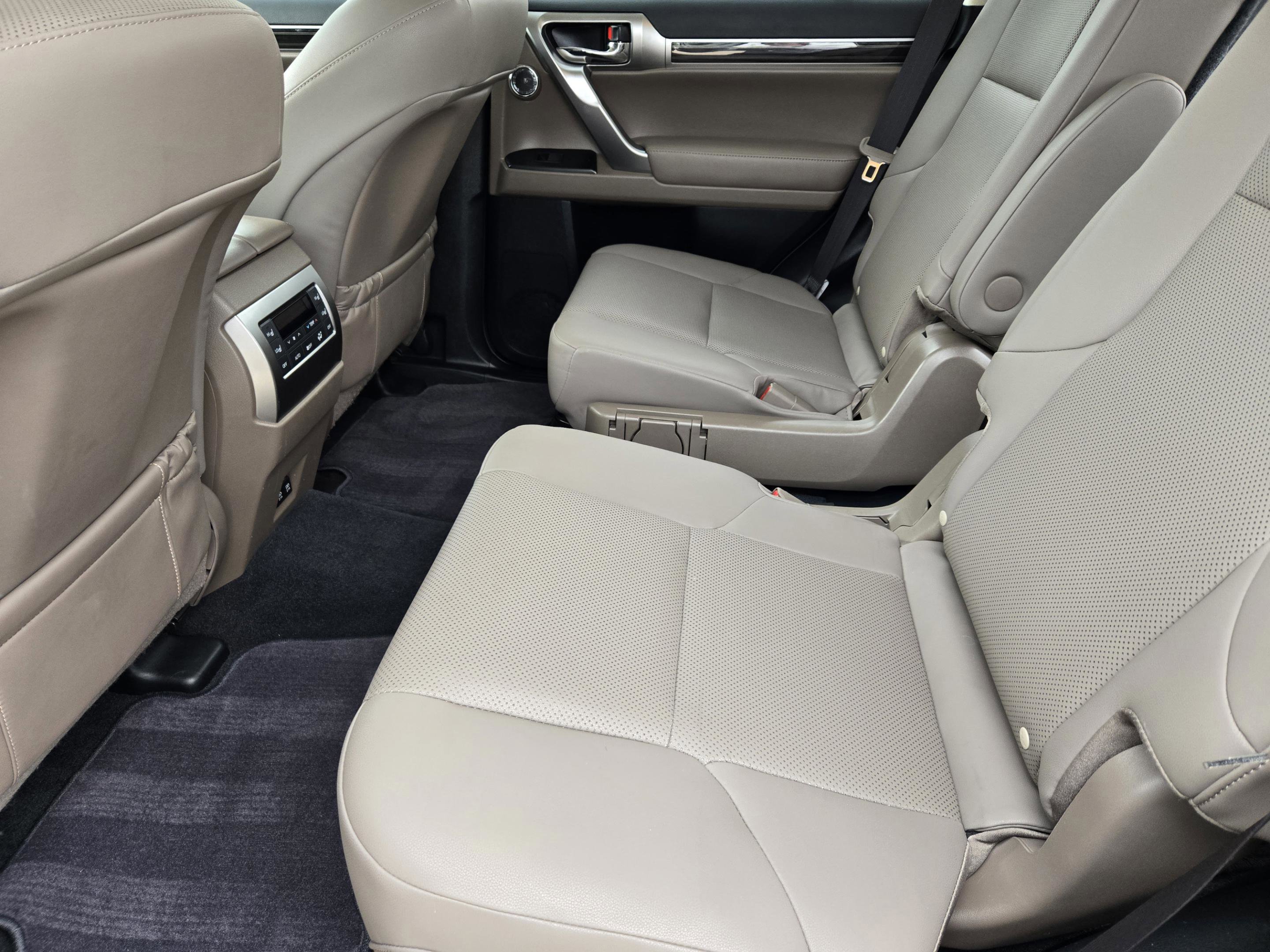 Certified 2023 Lexus GX 460 Premium w/ Accessory Package AWD/4WD image 32