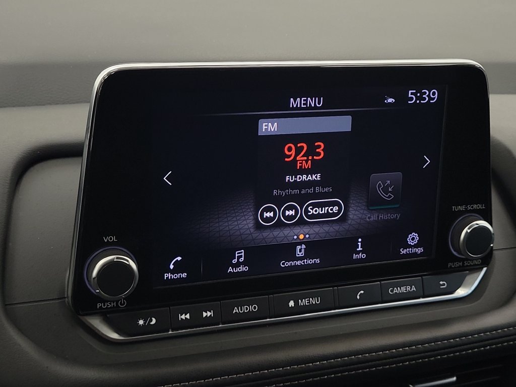 Used 2025 Nissan Rogue SV AWD/4WD image 17