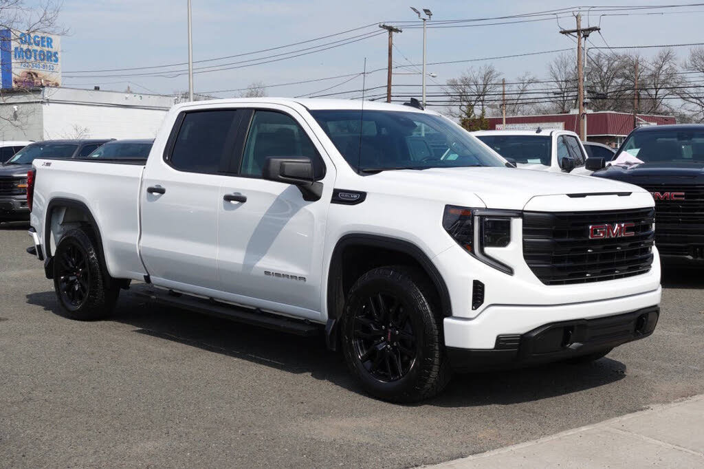 Used 2023 GMC Sierra 1500 Pro w/ Graphite Edition AWD/4WD image 5