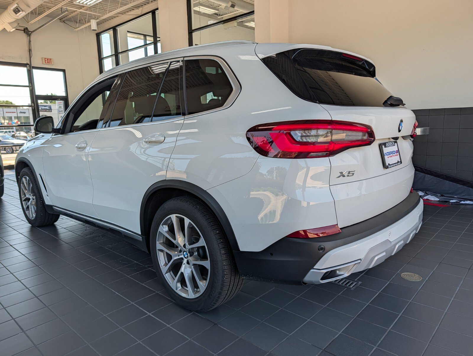 Used 2021 BMW X5 xDrive40i w/ Premium Package AWD/4WD image 6