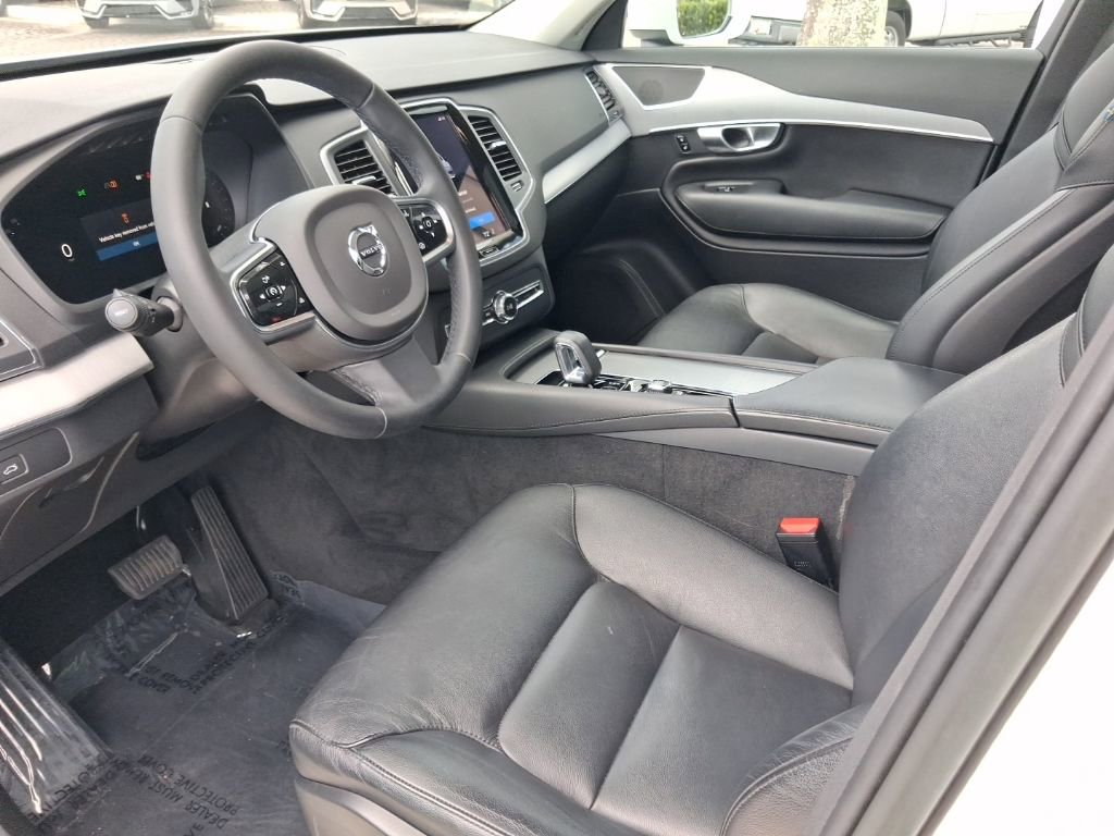 Used 2023 Volvo XC90 B5 Core w/ Protection Package Premier image 13