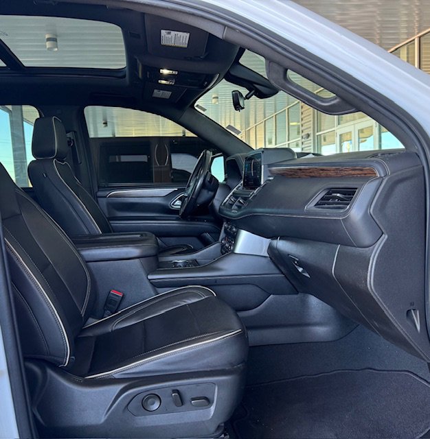 Used 2021 Chevrolet Suburban Premier w/ Premium Package image 9