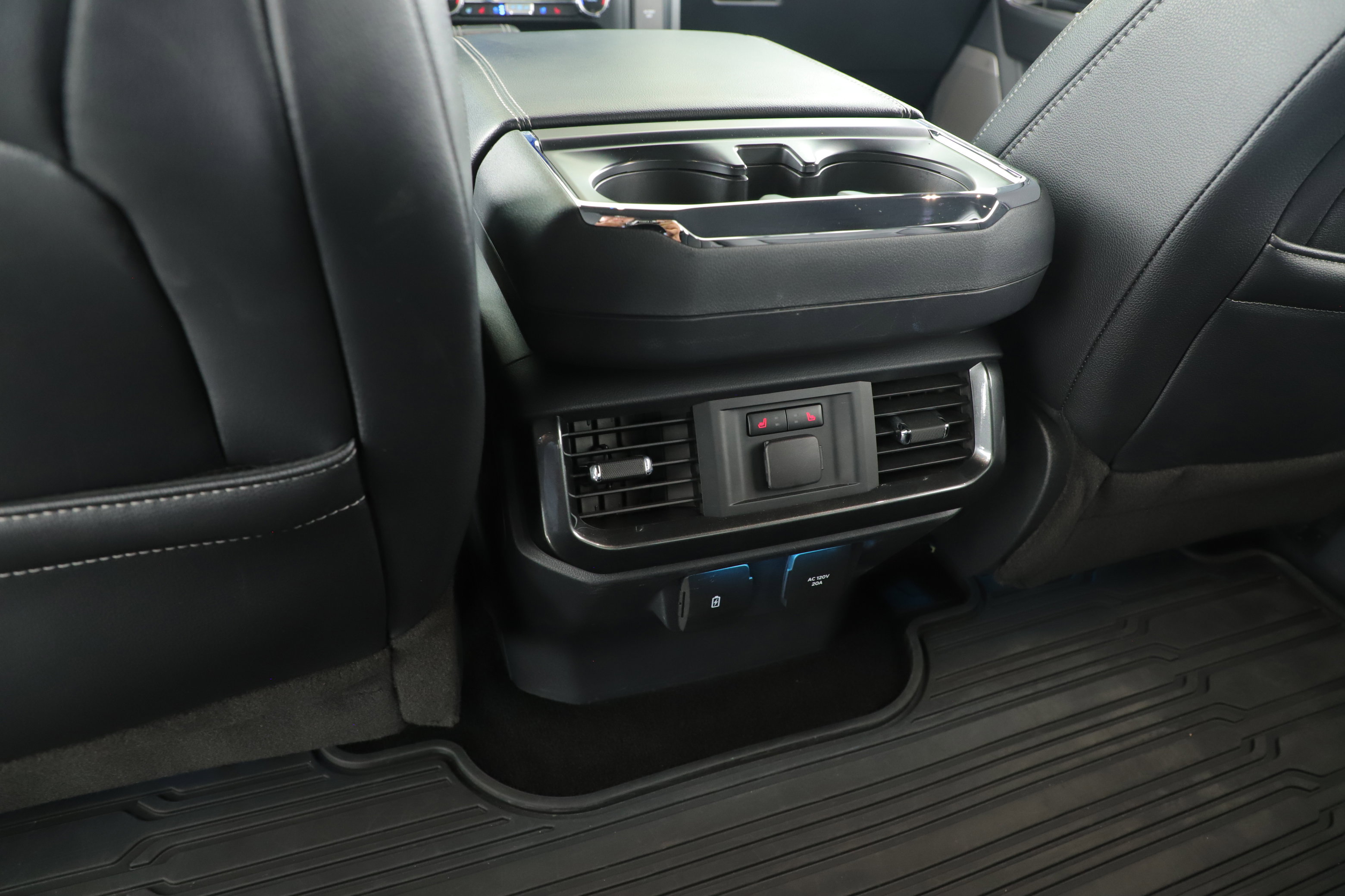 Used 2022 Ford F150 Lariat w/ Equipment Group 502A High image 26