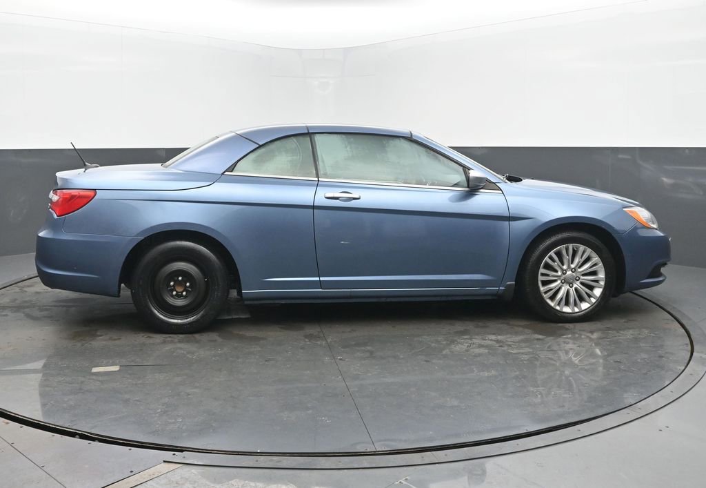 Used 2011 Chrysler 200 Limited image 6