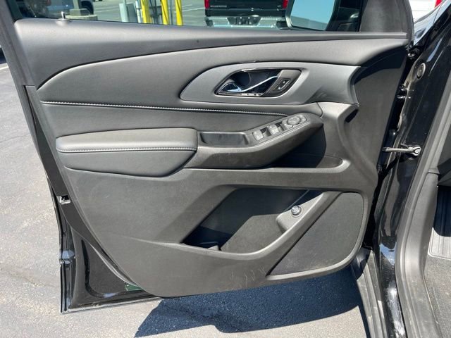 Used 2023 Chevrolet Traverse LT image 17