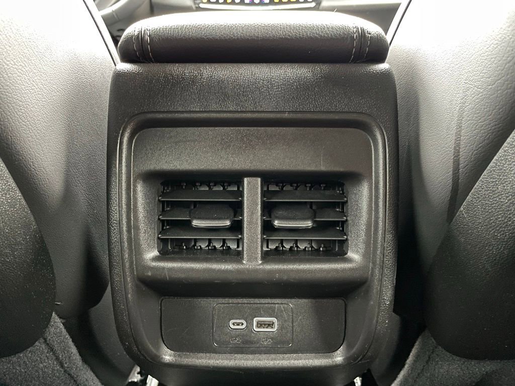 Used 2024 Cadillac XT4 Premium Luxury image 28