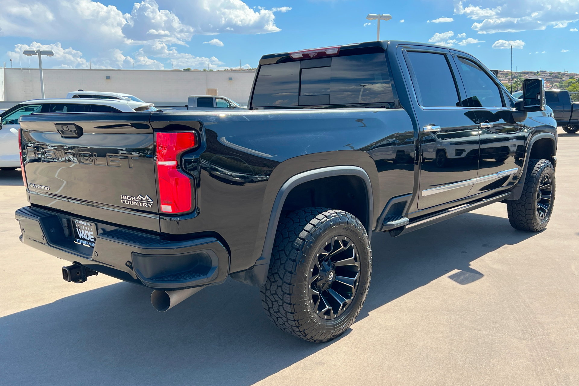 Used 2024 Chevrolet Silverado 3500 High Country w/ High Country Premium Package AWD/4WD image 6
