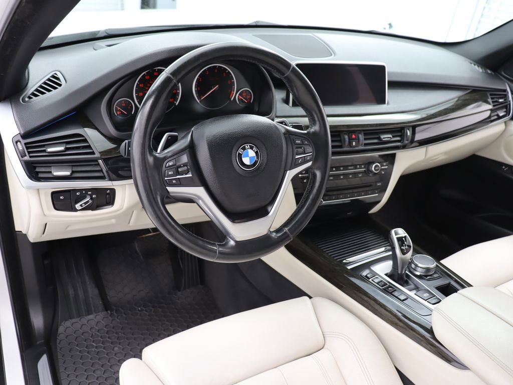 Used 2018 BMW X5 xDrive35i w/ M Sport Package AWD/4WD image 14