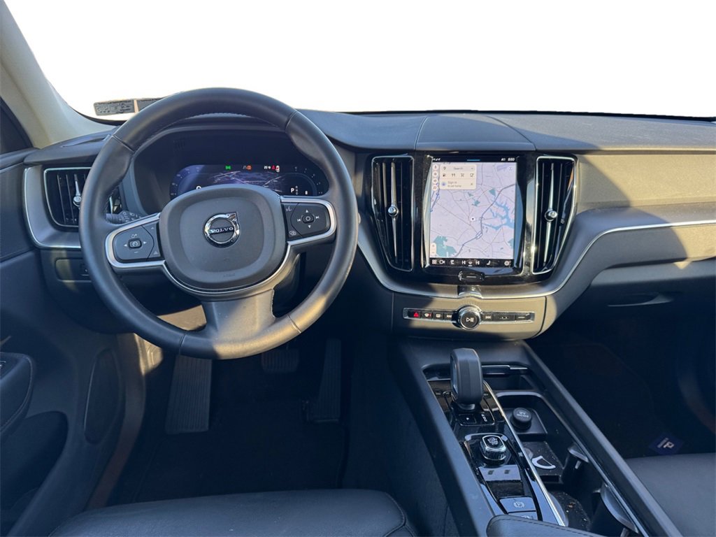 Certified 2025 Volvo XC60 B5 Core image 33