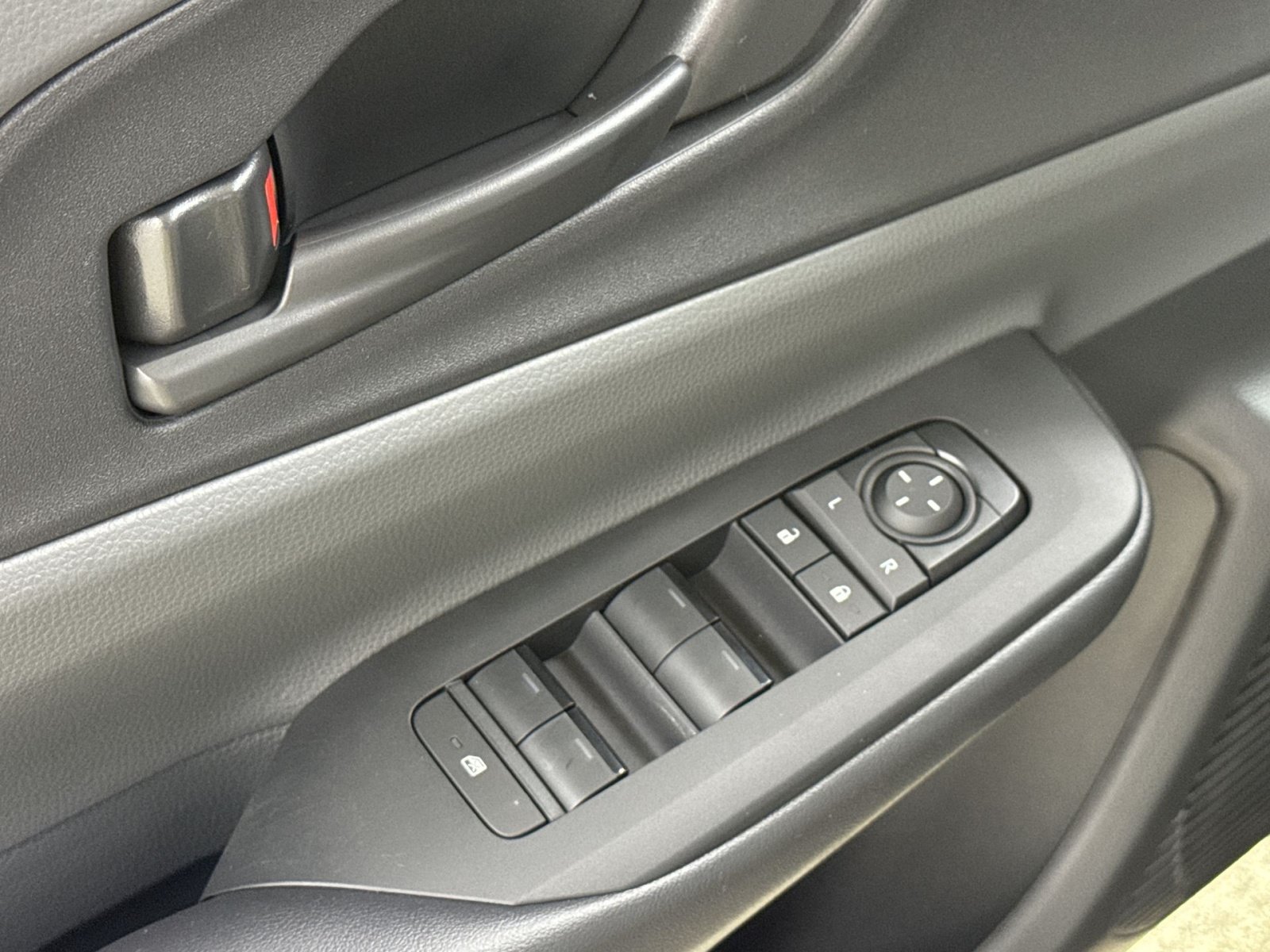 New 2027 Toyota Prius LE FWD image 23