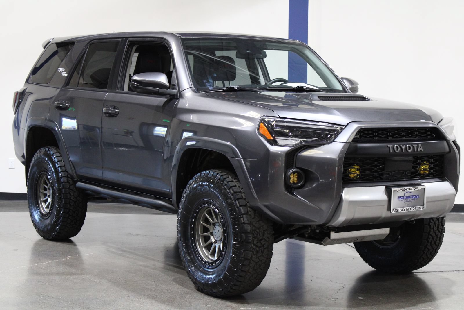 Used 2020 Toyota 4Runner TRD Off-Road Premium w/ Moonroof Package AWD/4WD image 7