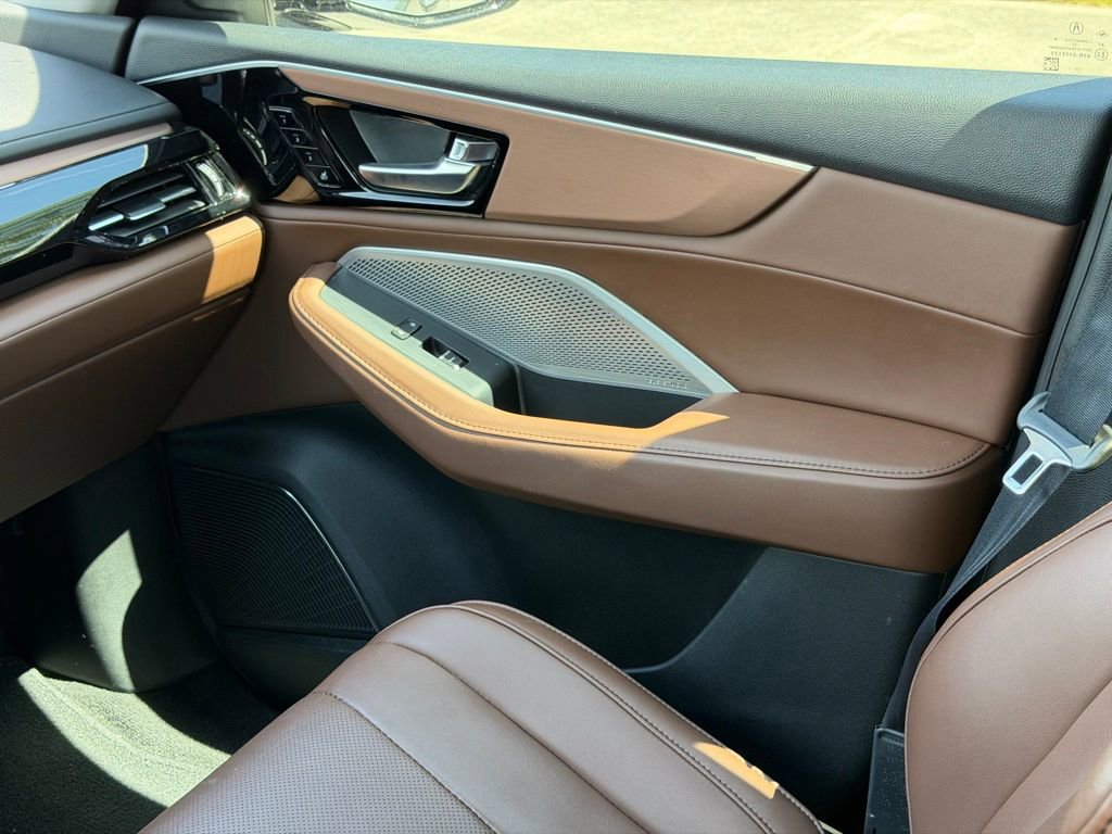 Used 2024 Acura MDX SH-AWD w/ Technology Package image 33