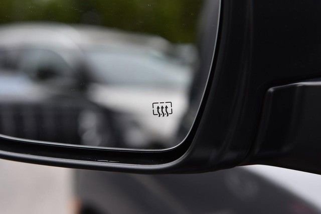 Certified 2025 Nissan Frontier SV w/ SV Convenience Package image 12