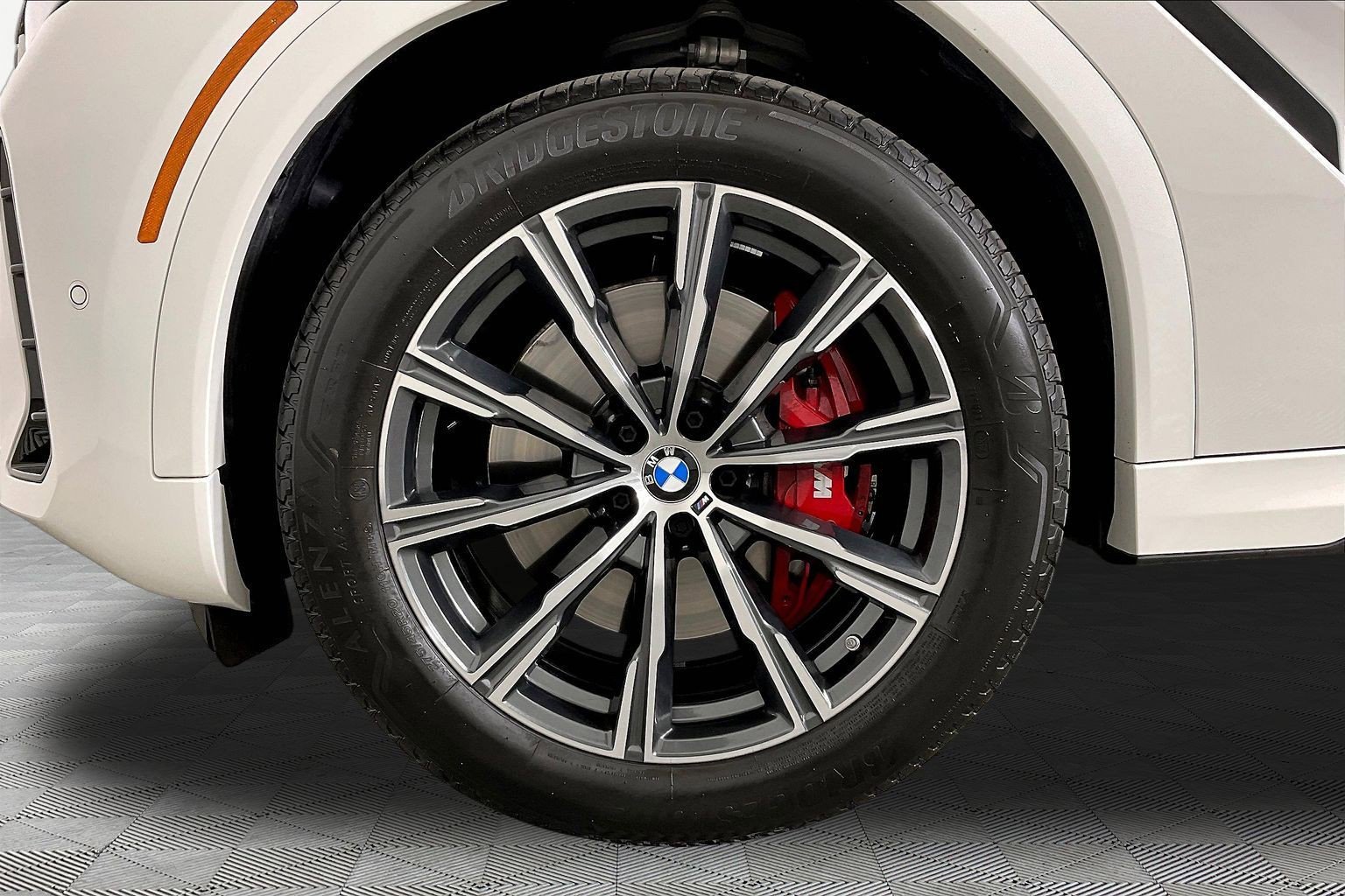 Certified 2026 BMW X6 xDrive40i AWD/4WD image 13