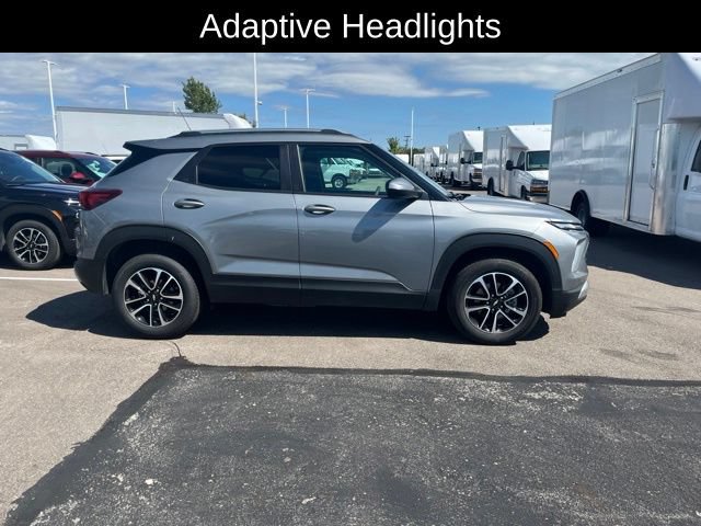 Used 2025 Chevrolet TrailBlazer LT AWD/4WD image 4