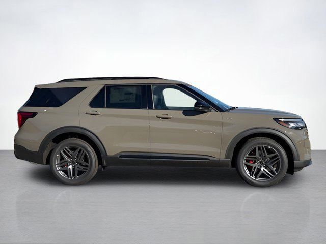New 2026 Ford Explorer ST-Line image 2