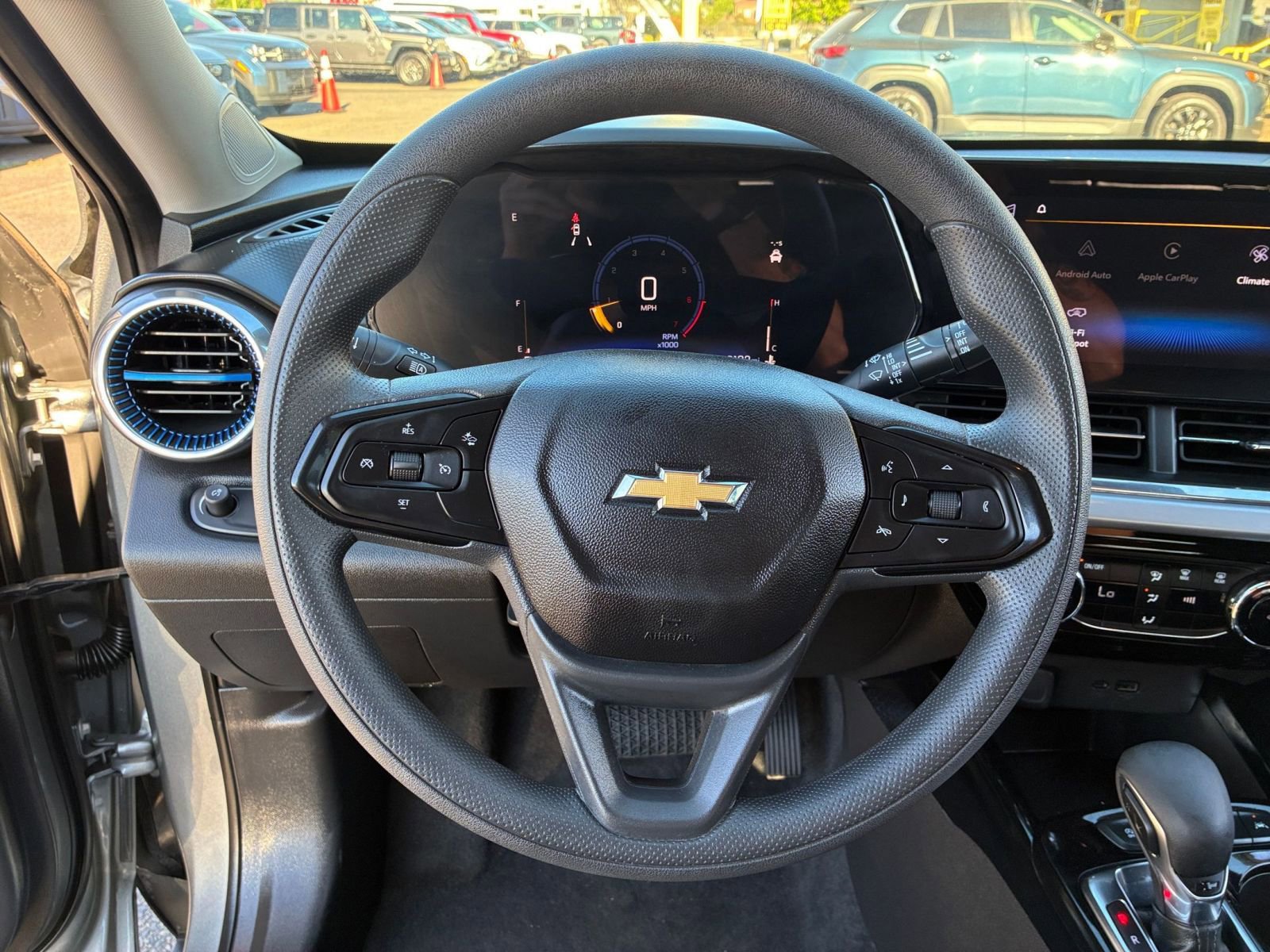Used 2025 Chevrolet Trax LT image 27