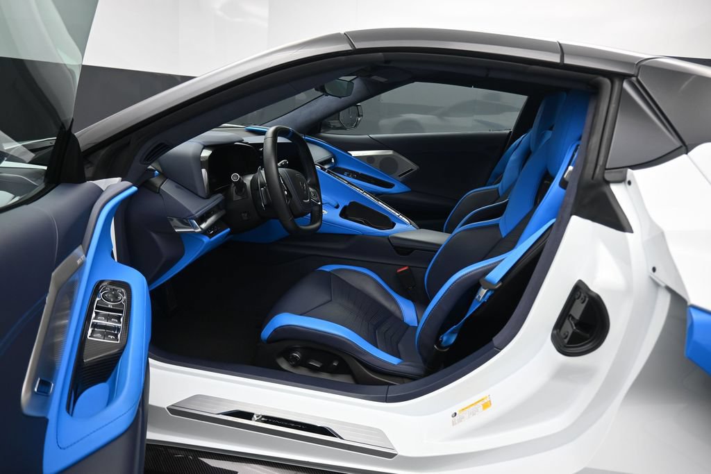 Used 2021 Chevrolet Corvette Stingray Premium Conv w/ Z51 Performance Package RWD image 13