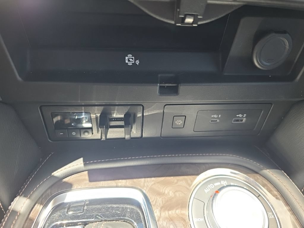 Used 2023 Nissan Armada Platinum w/ Captain's Chairs Package AWD/4WD image 25