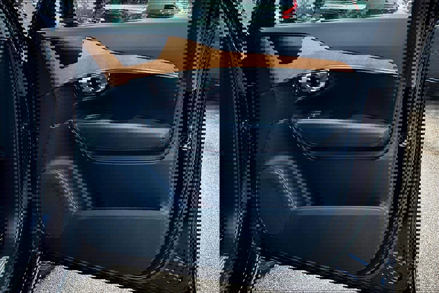 Used 2023 Volvo XC90 B6 Plus w/ Protection Package Premier image 22