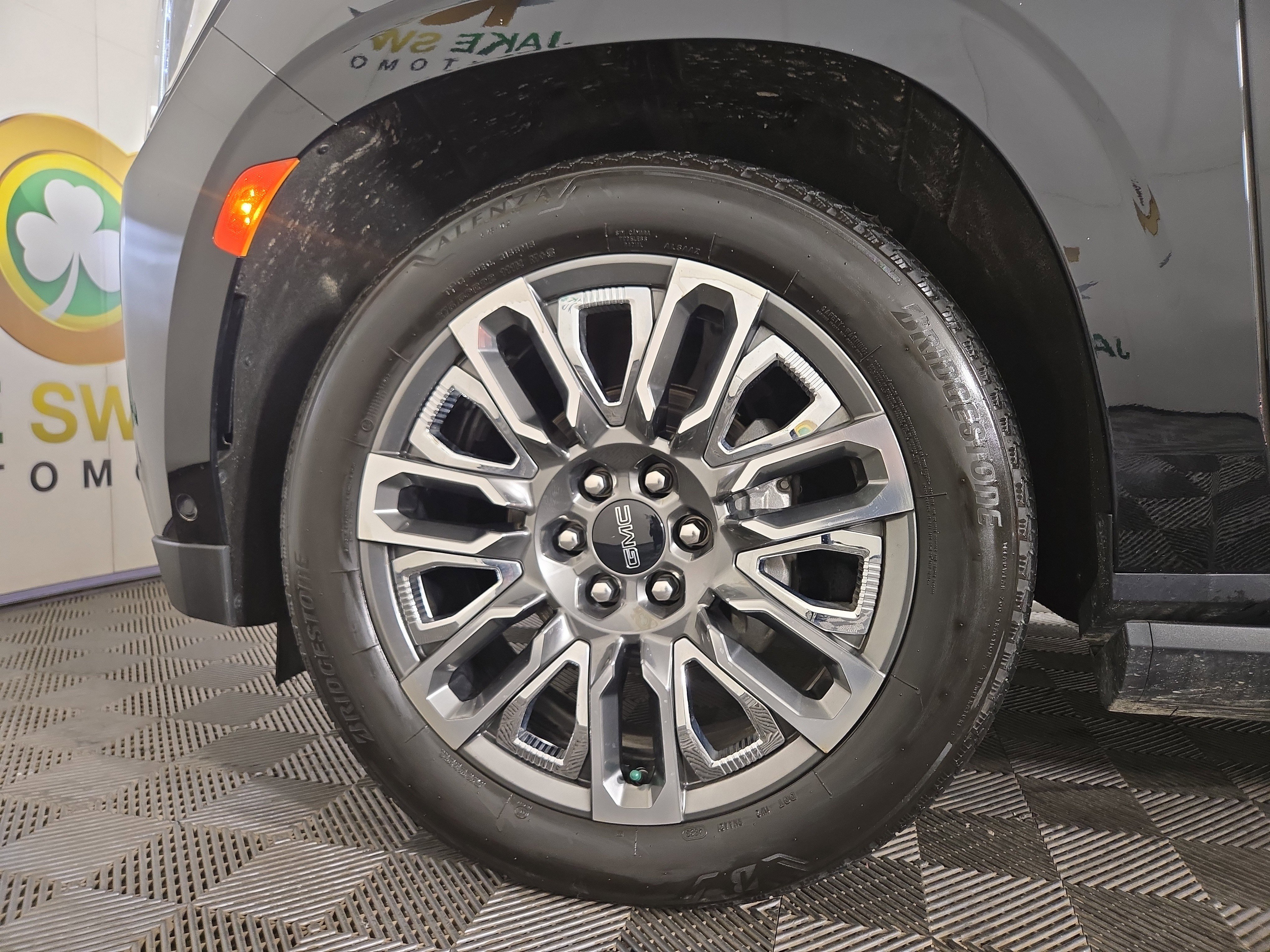 Certified 2024 GMC Yukon XL Denali Ultimate AWD/4WD image 36