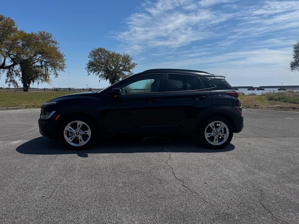 Used 2022 Hyundai Kona SEL w/ Convenience Package image 2